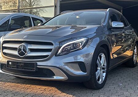 Mercedes-Benz GLA 200 *Distronic*Tempomat*Helles Leder*Alu*