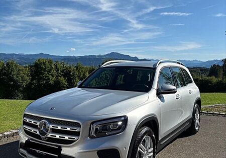 Mercedes-Benz GLB 200 4MATIC DCT -