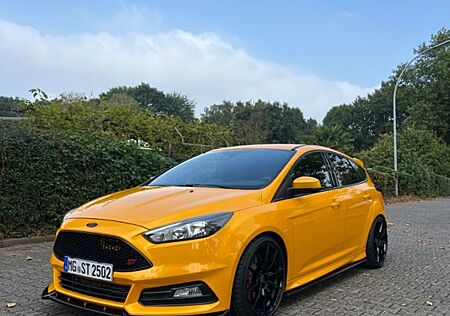 Ford Focus 2,0 EcoBoost ST Performance Paket