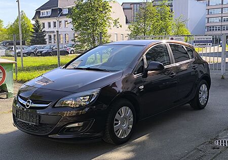 Opel Astra J Lim. 5-trg. Active