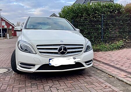 Mercedes-Benz B 180 -