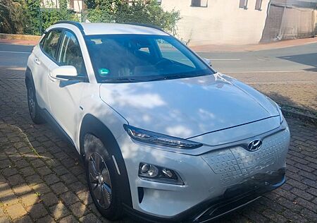 Hyundai Kona ELEKTRO 100KW Trend NAVI 10,2"