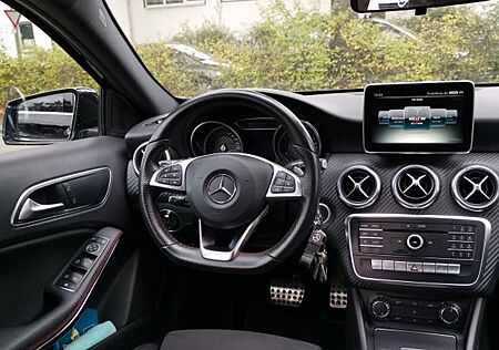 Mercedes-Benz A 180 AMG Line AMG Line