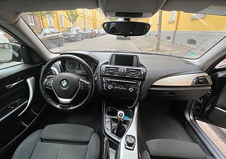 BMW 114i Sport Line Sport Line