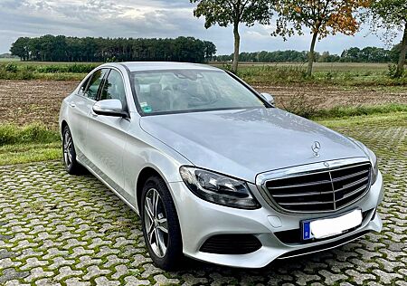 Mercedes-Benz C 200 EXCLUSIVE + Distronic + SPUR + AHK + Navi