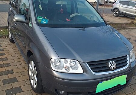 VW Touran Volkswagen 2.0 TDI DSG DPF Highline Highline