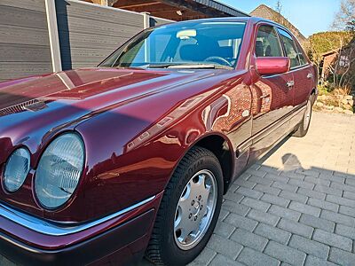 Mercedes-Benz E 230 ELEGANCE, guter Zustand aus Sammlung