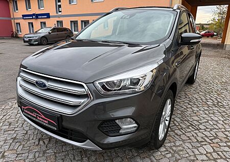 Ford Kuga 2.0 TDCi Titanium 4x4 Automatik Navi 1.Hand