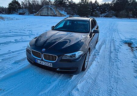 BMW 530d Touring A -Pano, AHK, Headup, Sportf,