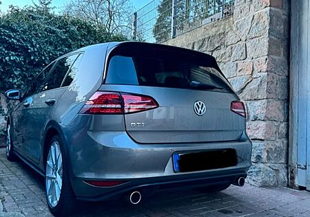 VW Golf Volkswagen 2.0 TSI BMT GTI GTI