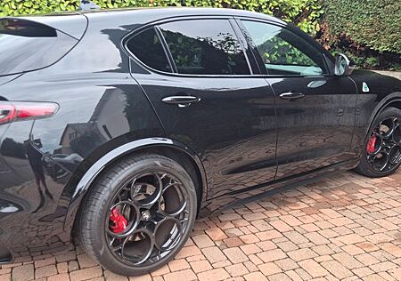 Alfa Romeo Stelvio 2.9 Bi-T. V6 375kW Quadrifoglio AT8-...