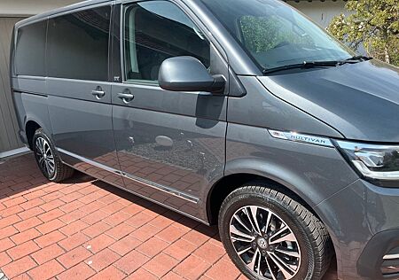 VW T6 Multivan Volkswagen T6.1 Multivan Gen.Six AHK-LED-LEDER-NAVI-17 ZOLL