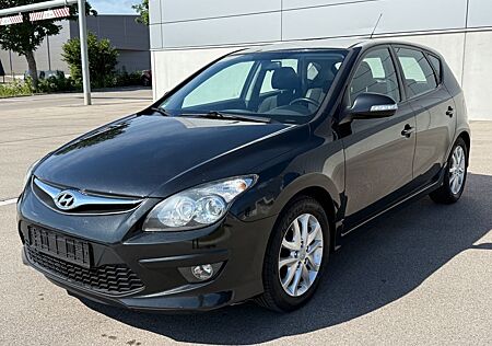 Hyundai i30 Lim. 1.6 CRDi 116PS "Style" FaceLift EURO-5