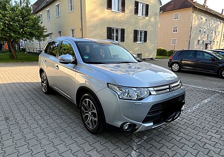 Mitsubishi Outlander 2.2 DI-D ClearTec 4WD AT Diamant E...