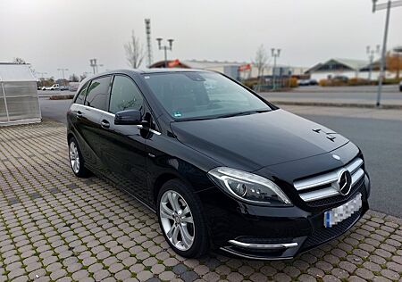 Mercedes-Benz B 180 BlueEFFICIENCY - Top Zustand