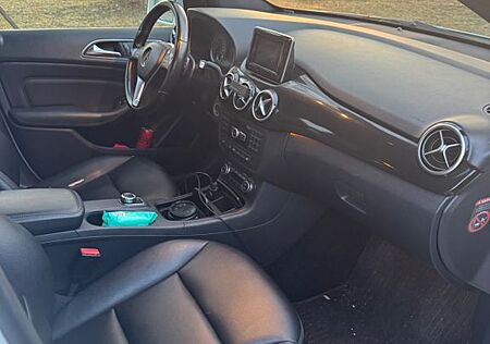 Mercedes-Benz B 180 CDI DCT -