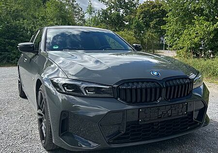 BMW 330e Automatik - M- Paket Shadow Line