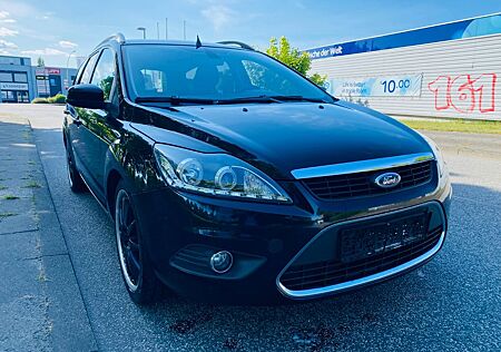 Ford Focus Turnier Titanium Automatik