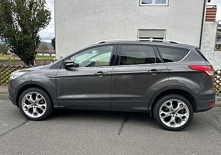 Ford Kuga 2,0 TDCi 4x4 Titanium *AHK* TÜV 07/27*