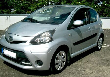 Toyota Aygo (X) Automatik Aygo 1,0-l,Klima 5 türig, org 42 T km