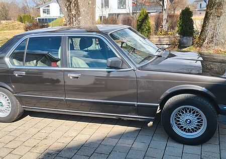 BMW 745i Turbo Executive Ausstattung