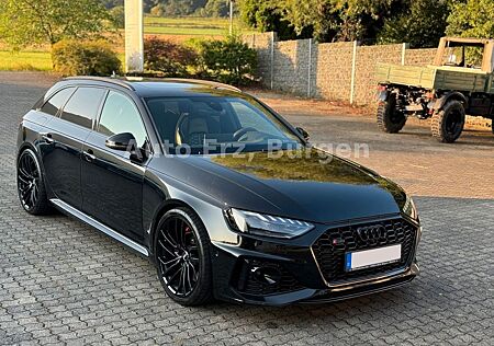 Audi RS4 Avant 2.9 TFSI Carbon 8-fach bereift B&O