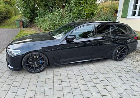 BMW 530d xDrive Touring M Sport*Leder*20"*Voll