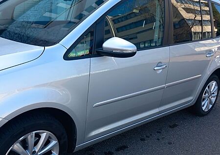 VW Touran Volkswagen 1.6 TDI Highline BlueMotion Technolog...
