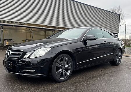 Mercedes-Benz E 220 coupe CDI~Xenon-Automatik~Klima~Navi