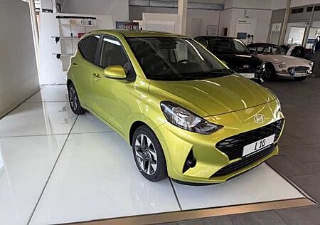 Hyundai i10 1.2 AMT Comfort Plus*Navi*Klimaa.*PDC*Kamera