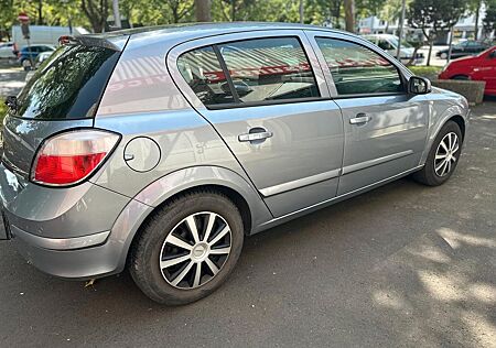 Opel Astra Caravan 1.6 Twinport Edition Easytr. 7...