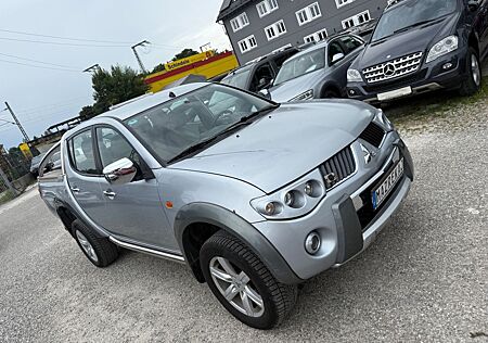 Mitsubishi L200 Intense Doppelkabine 4WD-LKW