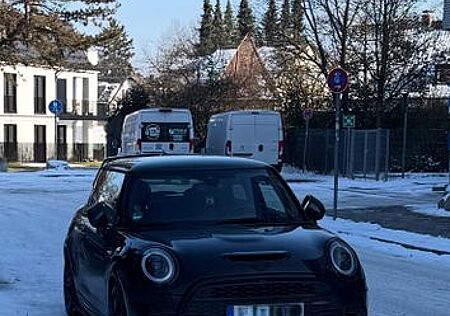 Mini John Cooper Works LCI2