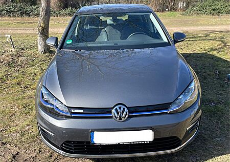 VW Golf Volkswagen e-, Wärmepumpe, CCS, TYP 2, Klima, Navi, SHZ