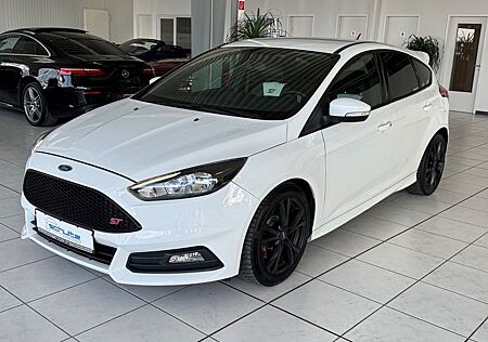 Ford Focus 2,0 EcoBoost ST *Kamera*Leder*Nebel *