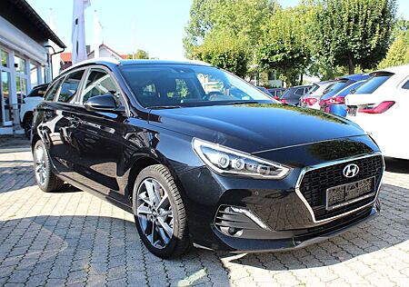 Hyundai i30 cw 1,6 CRDI 7-DCT YES! Plus