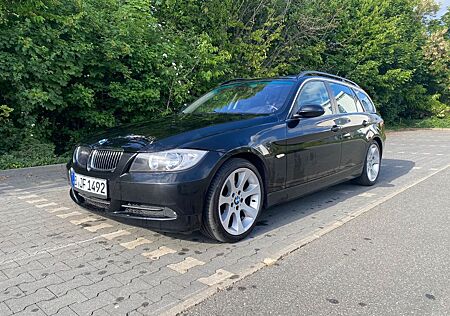 BMW 325i touring - NAVI, Panorama, Leder, TÜV