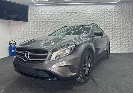 Mercedes-Benz GLA 200 Mercedes 1HAND 50TKM/Automatik/Navi/BiX