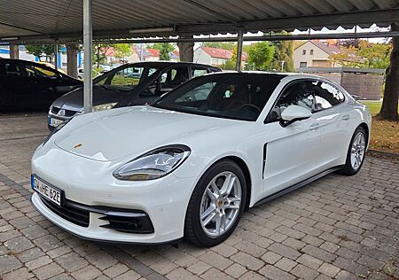Porsche Panamera 4 E-Hybrid