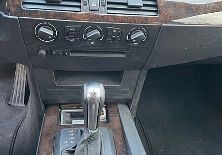 BMW 525i A -