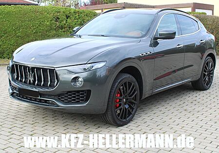 Maserati Levante " SQ4 "- 3,0 V6 I.Hd. / Vollausst.