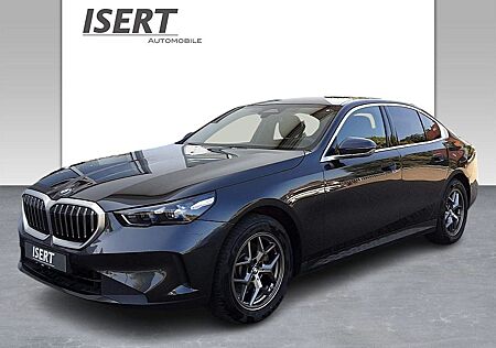 BMW 520d xDrive Lim. A. +AHK+RFK+LED+INNENRAUMKAMERA