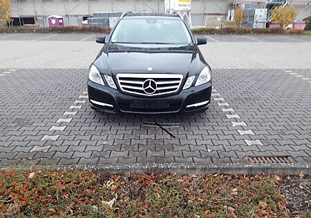 Mercedes-Benz E 200 CGI T BlueEFFICIENCY AVANTGARDE AVANTGARDE
