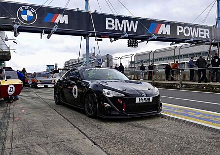 Toyota GT86 CS-V3 CUP VLN/NLS-RENNWAGEN + Teilepaket