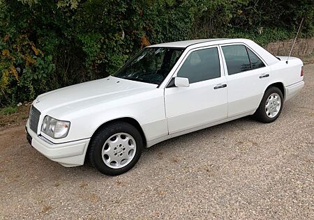 Mercedes-Benz 200 E200 W124 sehr gepflegt 1. Hand