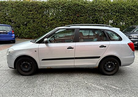 Skoda Fabia Combi 1.2 HTP Classic *1.Hand*8-Fach Ber.