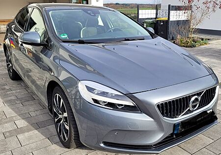Volvo V40 D3 Linje Svart - LEDER, AHK