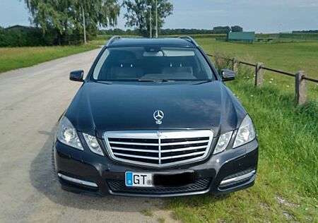 Mercedes-Benz E 220 CDI T AVANTGARDE