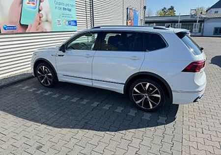 VW Tiguan Allspace Volkswagen 2.0 TSI OPF 140kW DSG 4MOTIO...