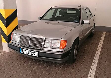 Mercedes-Benz 200
